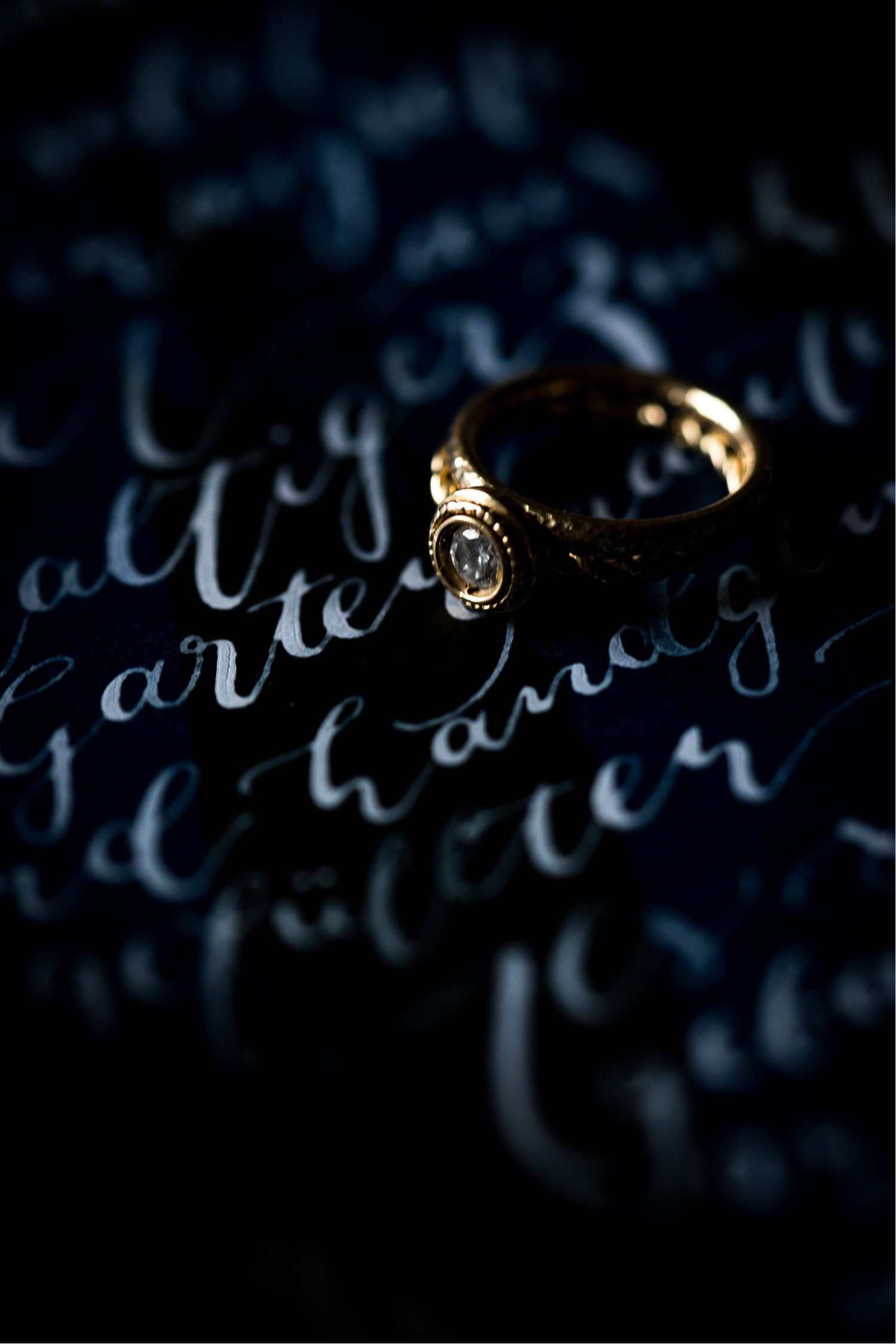 Picture of a fairtrade gold wedding ring at aLUXURIOUS AND ECO-FRIENDLY WEDDING INSPIRATION AT THE GERMAN WINE REGION – FRANCONIA